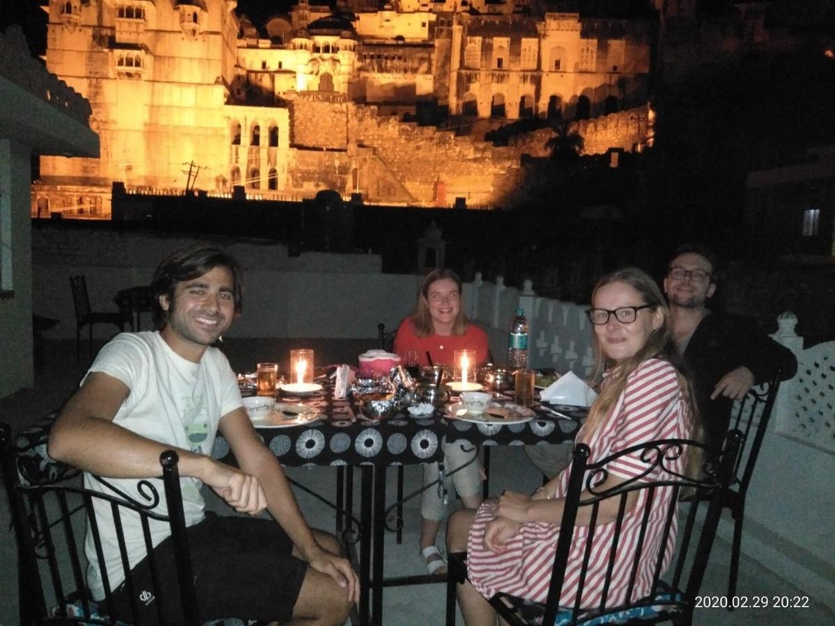 The Castle View Homestay Būndi Exteriör bild